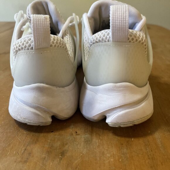 NIKE Presto (GS) Triple White Running Shoe MEN'S SIZE: 7Y (833875-100) - Picture 4 of 10